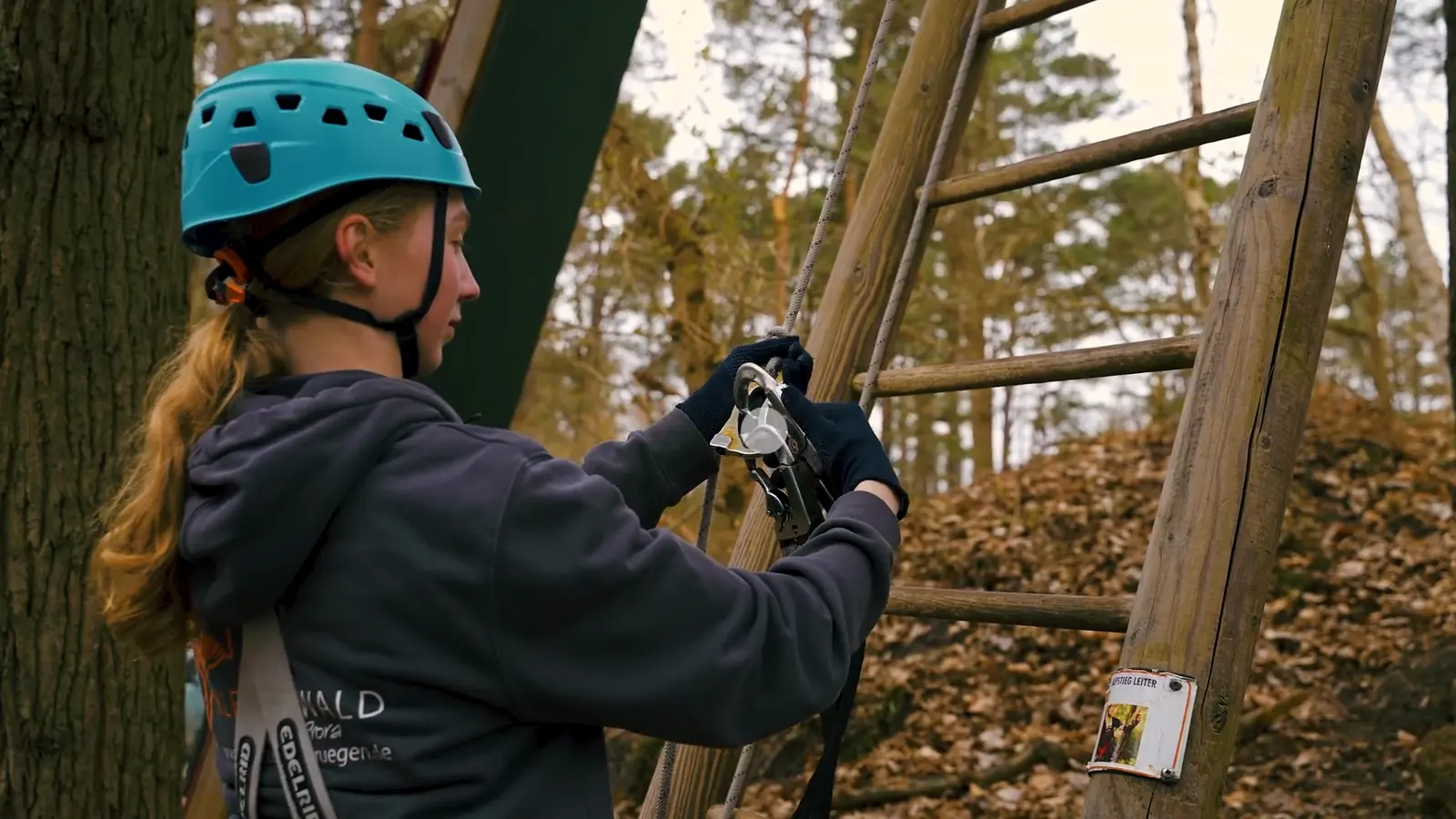 Standbild aus „Erklärfilm Kletterwald Binz-Prora“ für Kletterwald BinzProra