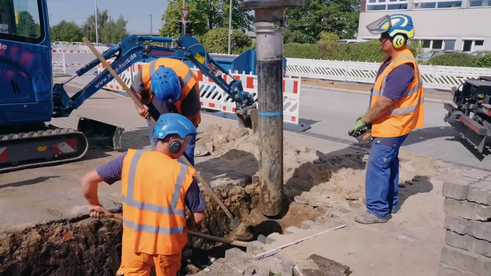 Standbild aus „Recruitingfilm Max Huss — Arbeiten im Tiefbau“ für Max Huss