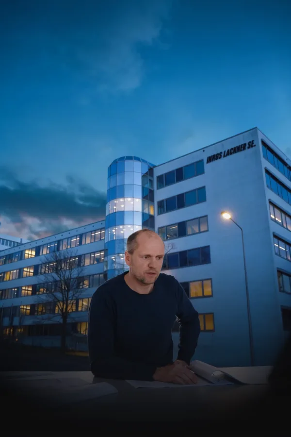 Filmplakat: „Wir sind IL.“ — Recruitingfilm — Recruitingfilm für Inros Lackner SE