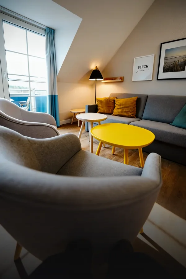 Filmplakat: BEECH Resort am Fleesensee — Leuchtturm-Apartment — Produktvideo für BEECH Resort Fleesensee