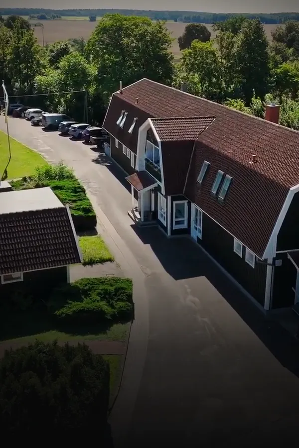 Filmplakat: Jagdschule Falkenhorst: 20 % mehr Neukunden bei Kosten- und Zeitersparnis — Kundenstimmen für Jagdschule Falkenhorst